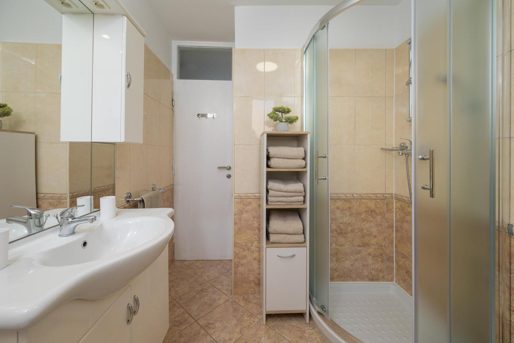 Apartment Pina Пореч Екстериор снимка